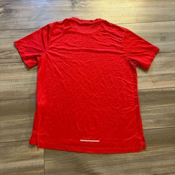 Nike Red Athletic‎ Workout Shirt Men Medium Bin M-29 - Picture 6 of 6